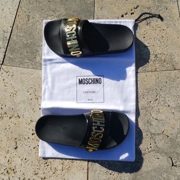 💯% GENUINE MOSCHINO LOGO POOL SLIDES - Picture 6 of 8